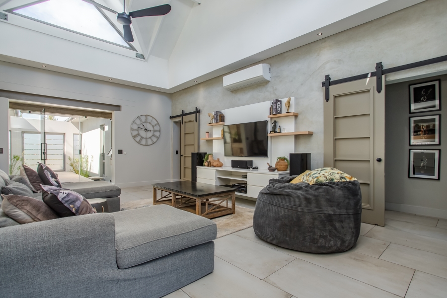 4 Bedroom Property for Sale in Pearl Valley at Val de Vie Western Cape